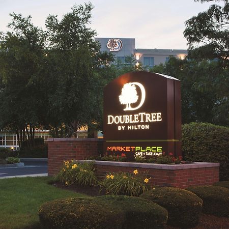 Doubletree By Hilton Hotel Boston Bayside Exterior photo