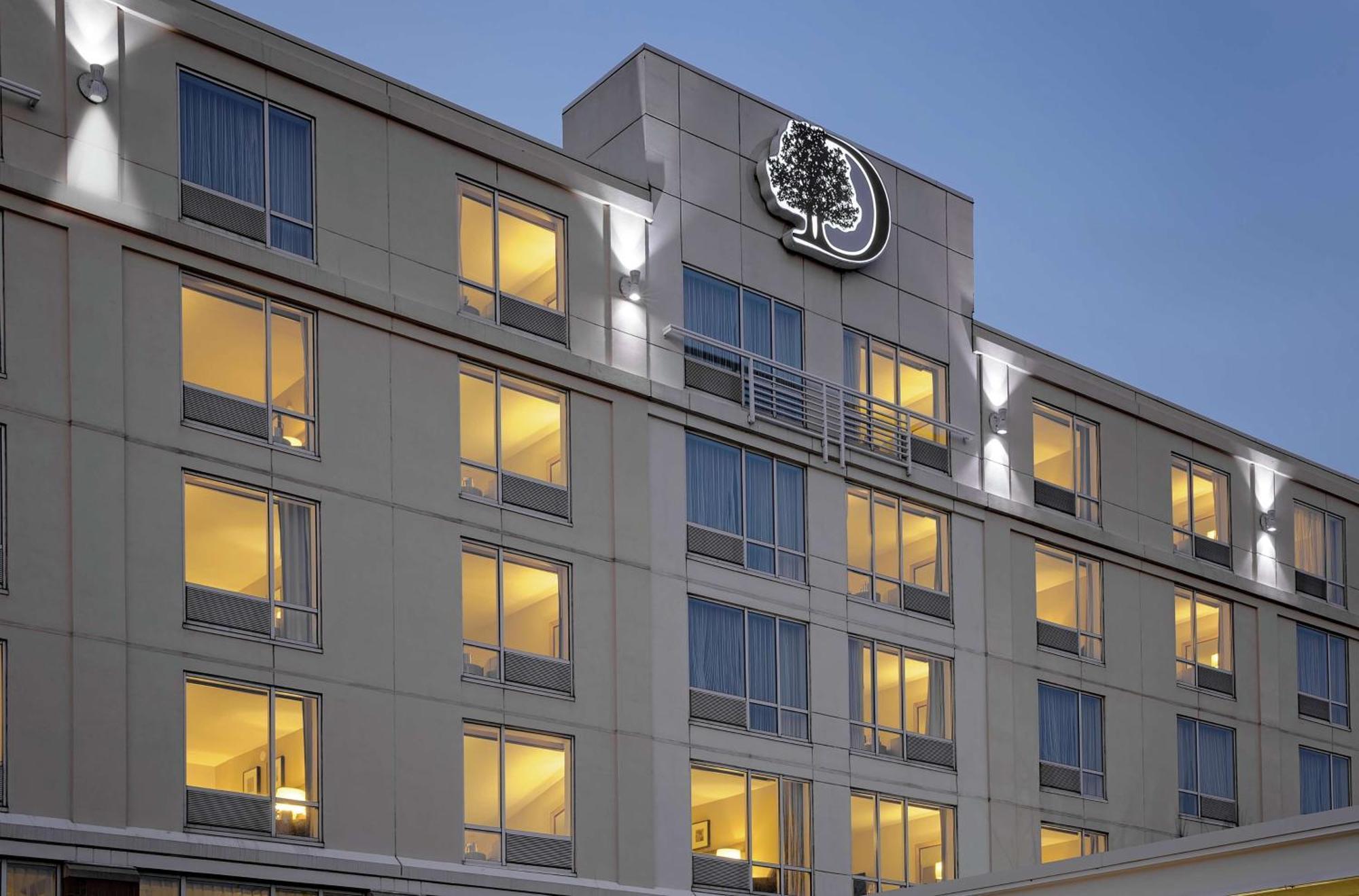 Doubletree By Hilton Hotel Boston Bayside Exterior photo