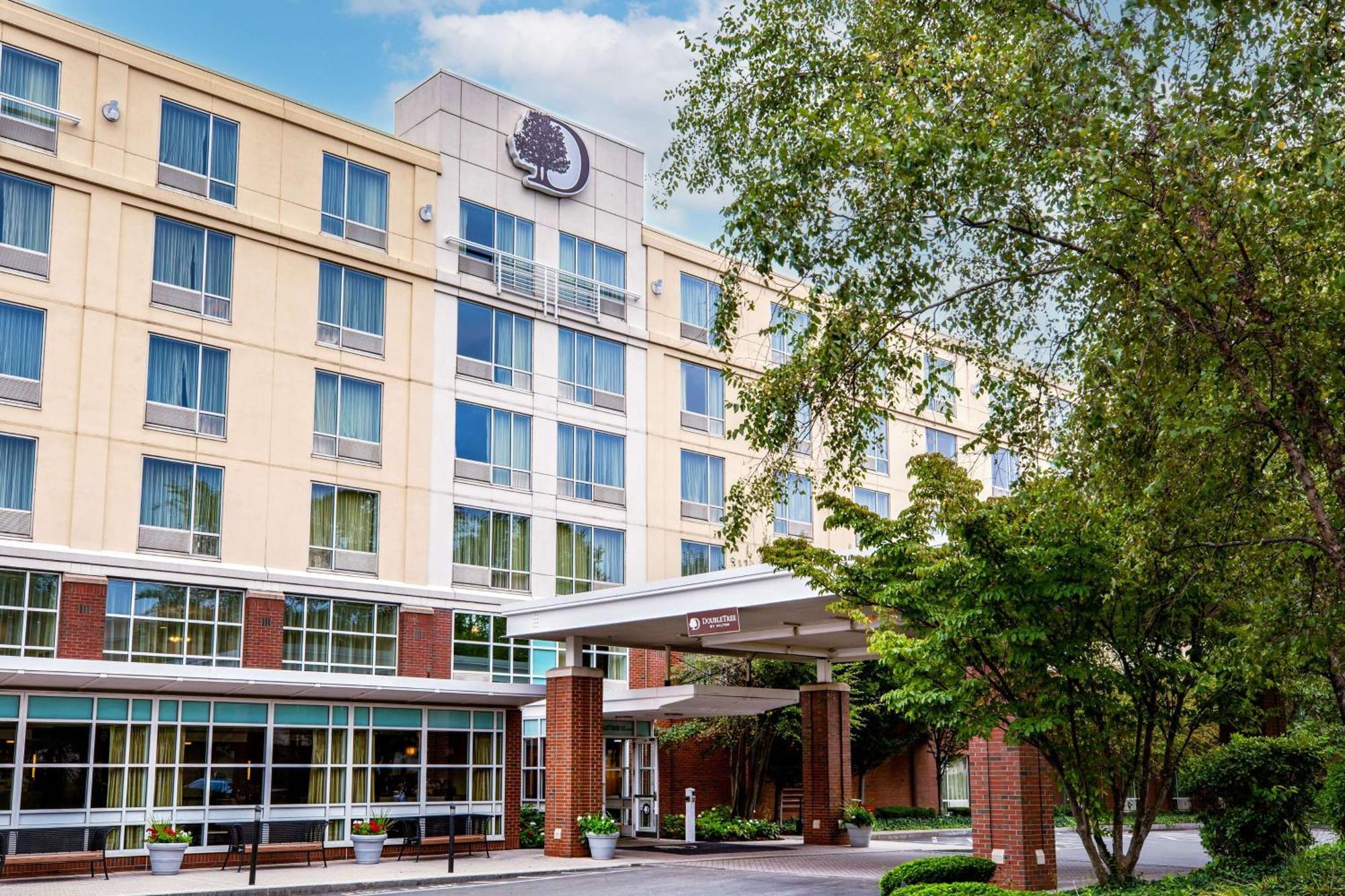 Doubletree By Hilton Hotel Boston Bayside Exterior photo