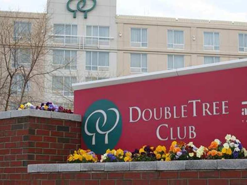 Doubletree By Hilton Hotel Boston Bayside Exterior photo